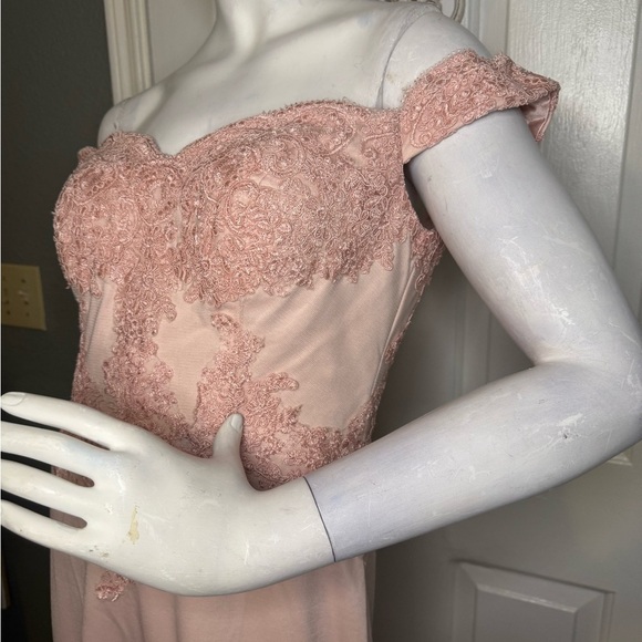 May Queen Off Shoulder Long Prom Gown Maxi Dress Size 10. - Picture 11 of 14